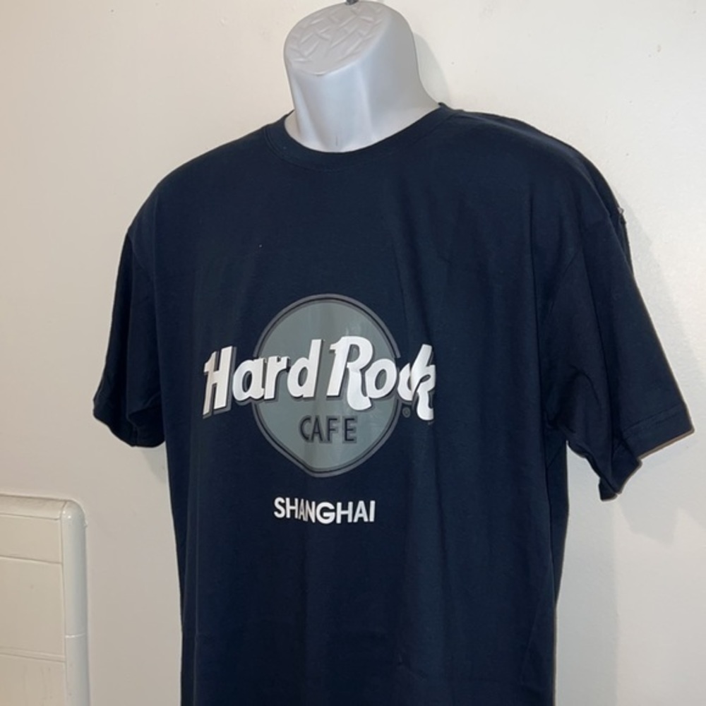 Unisex Hard Rock Cafe Shanghai, China Graphic Tee - Picture 4 of 9